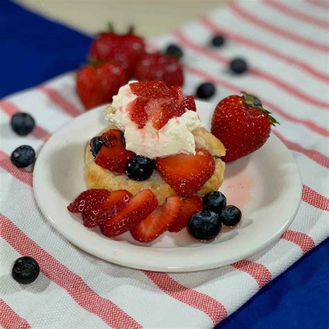 burberry shortcake|easy strawberry & blueberry shortcakes.